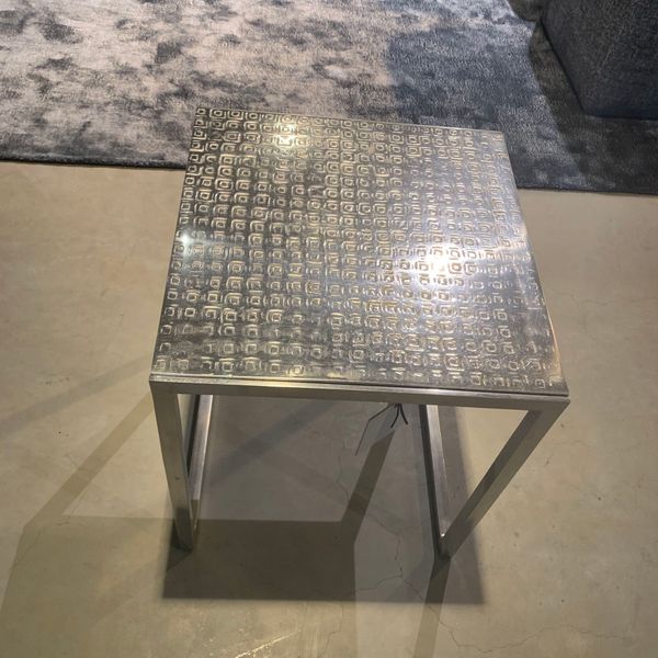 Casa Milano bijzettafel