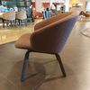 Arco Close Lounge B stoel met arm - Zijaanzicht rechts