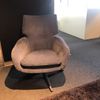 Leolux Lloyd Plus relaxfauteuil met poef - Zijaanzicht links