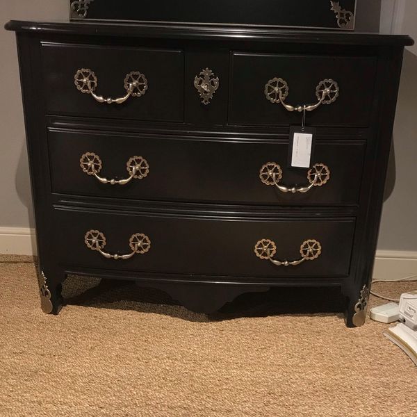 Collection Pierre Tresor Commode  - Showroom