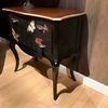 Grange Louis XV "Zwart Papillon" commode  - Zijaanzicht links