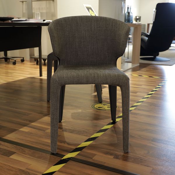 Cassina Hola eetkamerstoel (set van 2) - Showroom