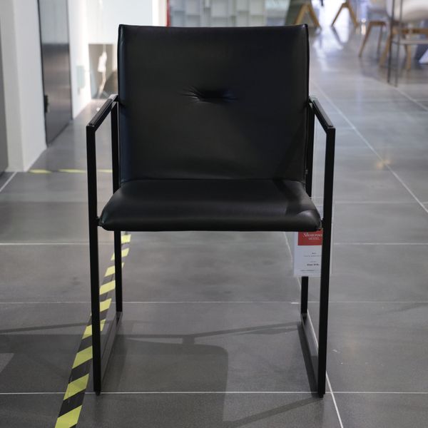 Arco Frame XL eetkamerstoel - Showroom