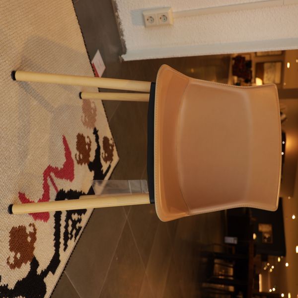 Cassina Motek eetkamerstoel - Showroom