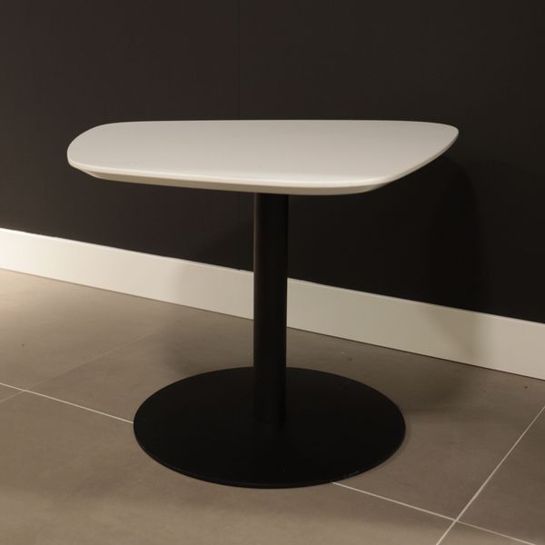 EFG Chat bijzettafel - Showroom