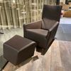LABEL vandenberg Don Quichot fauteuil met poef - Showroom