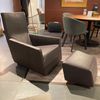LABEL vandenberg Don Quichot fauteuil met poef - Zijaanzicht rechts