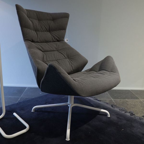 Thonet 808 draaifauteuil met poef - Vooraanzicht