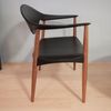 Carl Hansen Metropolitan LM92 eetkamerstoel - Vooraanzicht