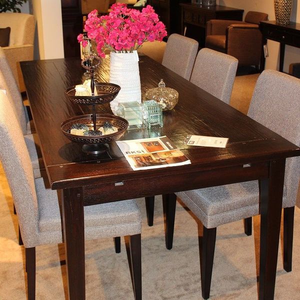 B.K.S. eettafel - 220x95 - uitschuifbaar - Showroom