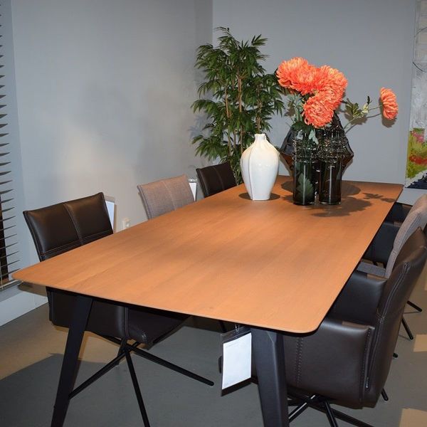 Seuren Spike eettafel - 240x100 - Showroom