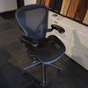 Herman Miller Aeron bureaustoel - Zijaanzicht links