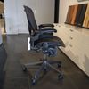 Herman Miller Aeron bureaustoel - Zijaanzicht rechts