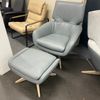 Leolux Lloyd Plus draaifauteuil met poef - Showroom