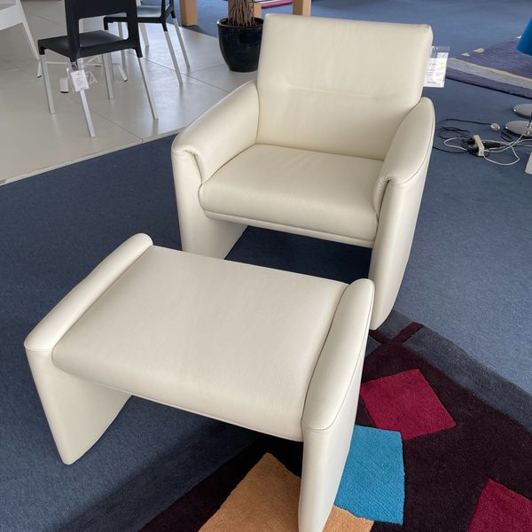 Leolux Boavista fauteuil met poef - Showroom