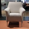 Leolux Mayuro fauteuil met poef - Showroom
