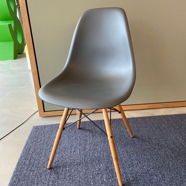 Vitra DSW eetkamerstoel - Showroom