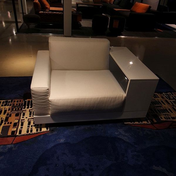 Prominent E-101 Fauteuil - Showroom